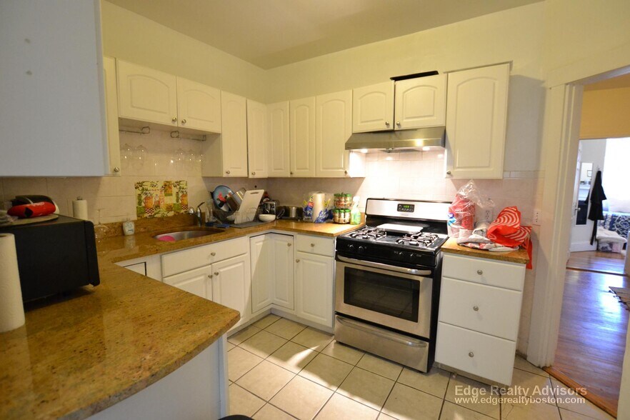 Building Photo - 338 Saint Paul St