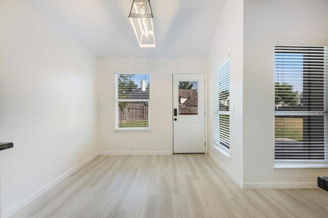Building Photo - 29927 Sunwillow Creek Dr