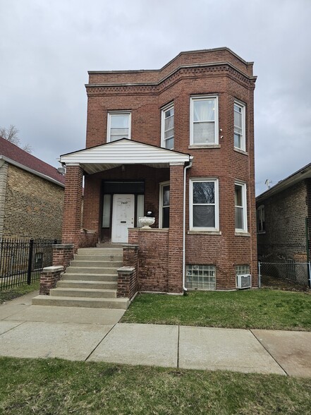 Building Photo - 7627 S King Dr