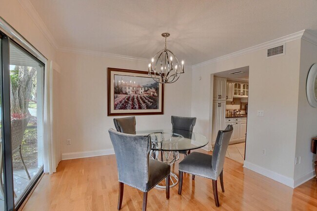 Building Photo - 6748 Willow Wood Dr