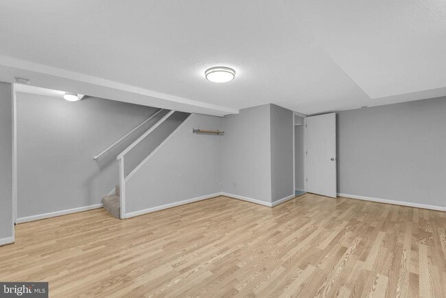 Building Photo - 38 E Rosemont Ave