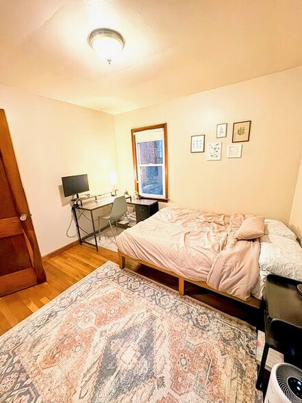 Building Photo - 211 Montgomery Ave