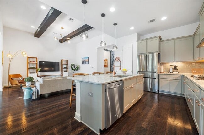 Building Photo - 6701 Teulada Dr