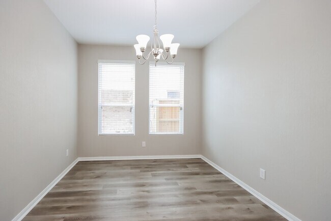 Building Photo - 5222 Rio Dr