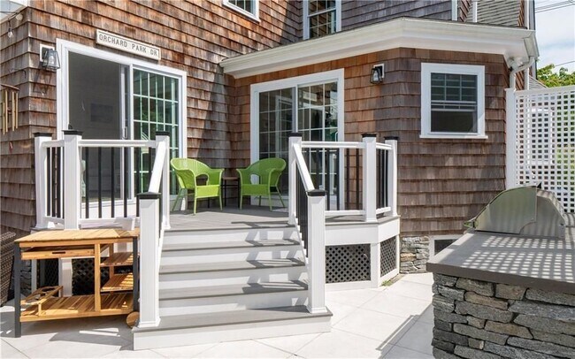Building Photo - 122 Ruggles Ave