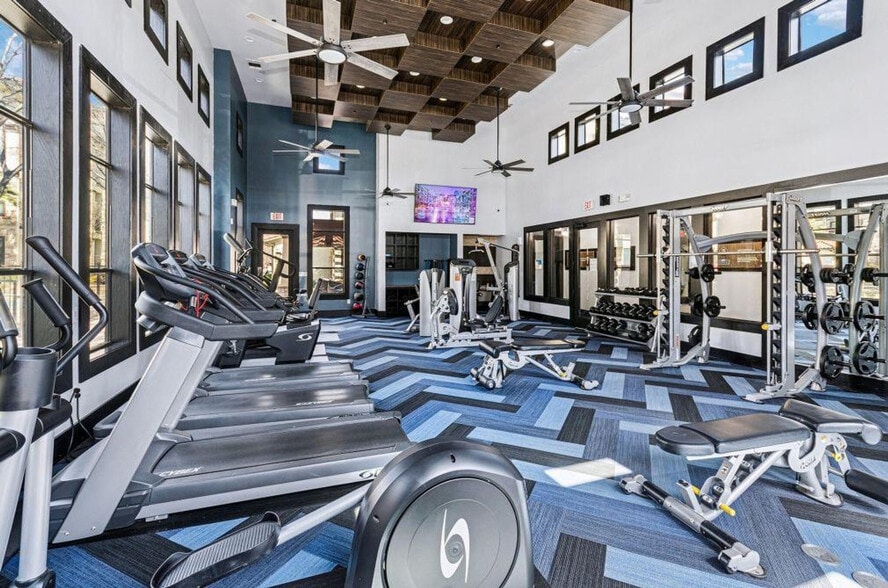 Building Photo - 6401 Escena Blvd
