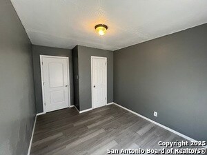 Building Photo - 2513 Quintana Rd