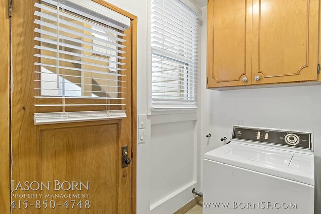 Building Photo - 1720 Lombard St