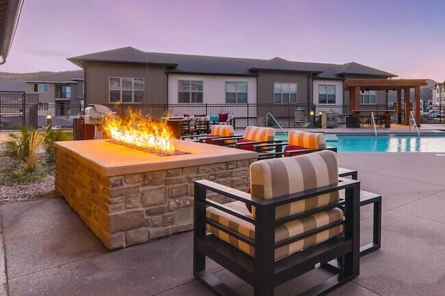 Building Photo - 13195 W Progress Cir