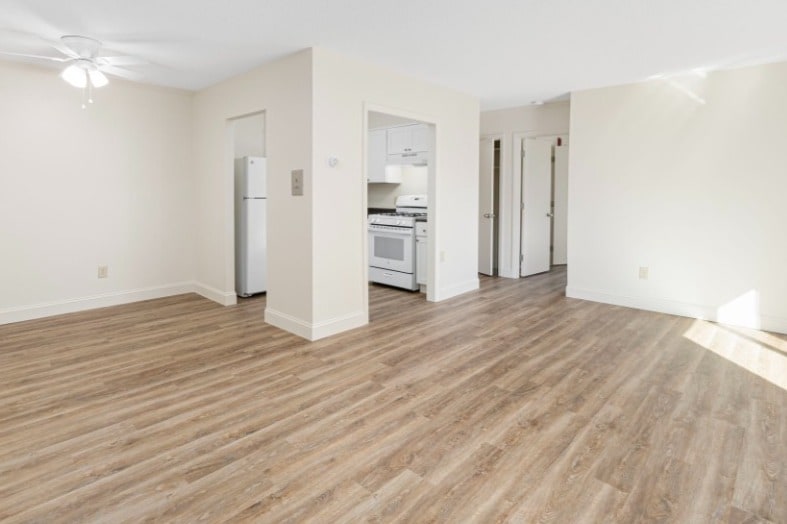 Building Photo - Parkway Apartments