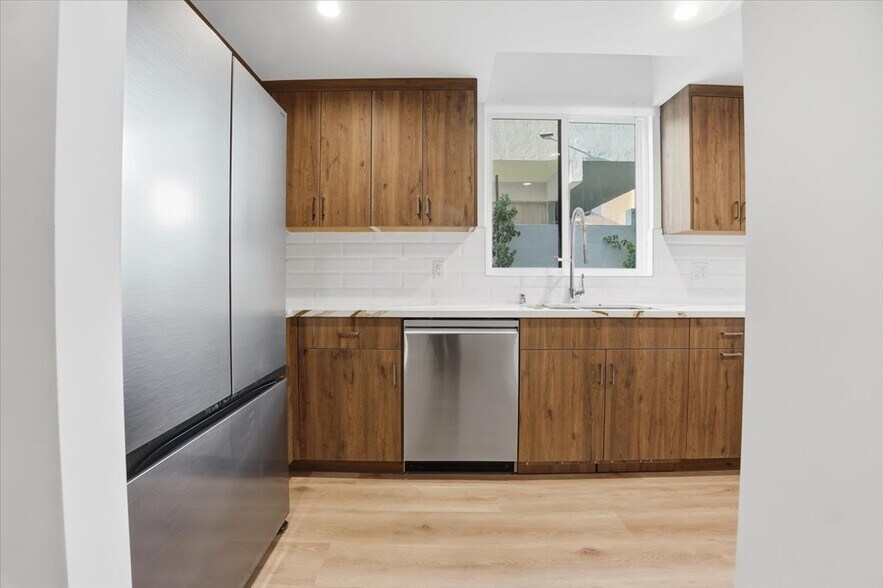 Building Photo - 1820 Prosser Ave