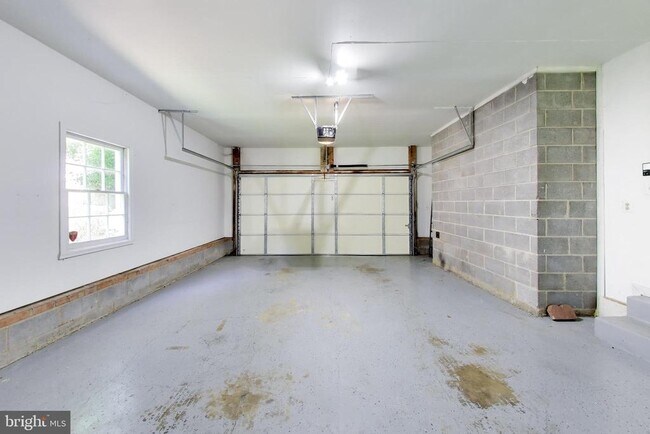 Building Photo - 991 Farm Haven Dr