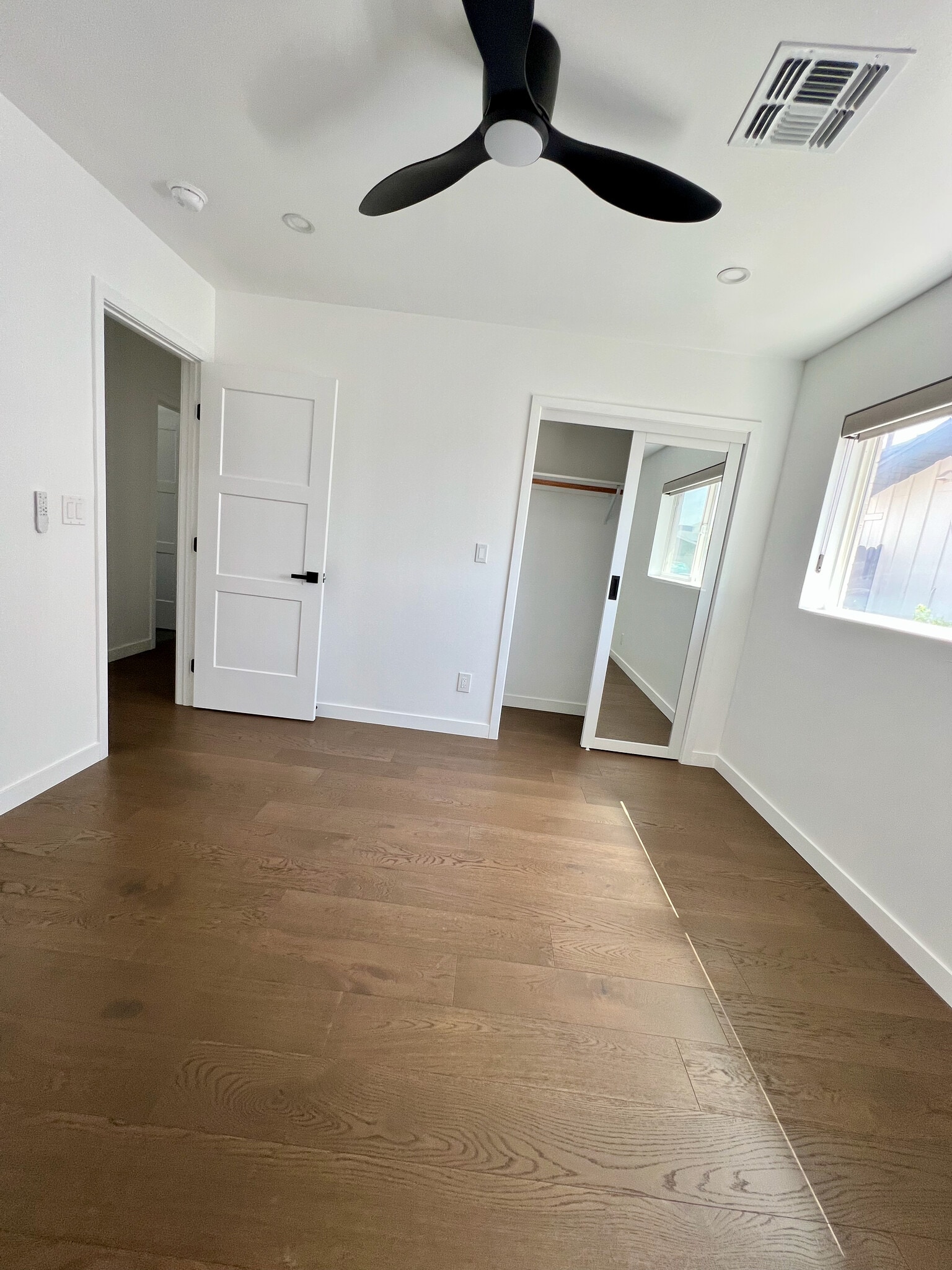 Building Photo - 6407 E Wilshire Dr