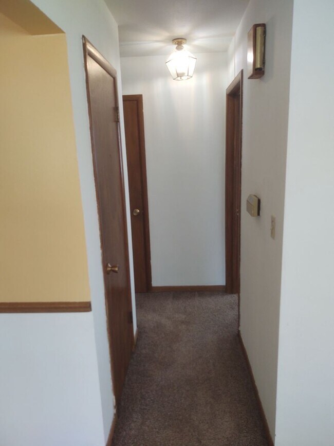 Building Photo - SW 413/415 Milan