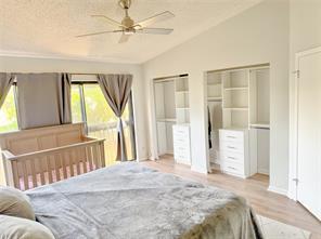 Building Photo - 7115 SW 42nd Ct