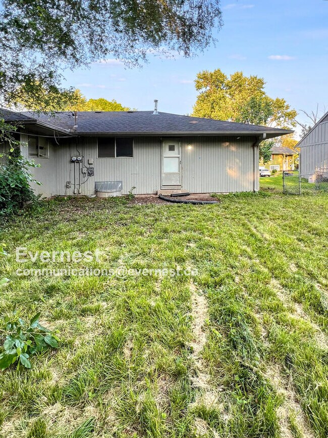 Building Photo - 4222 N Askew Ave
