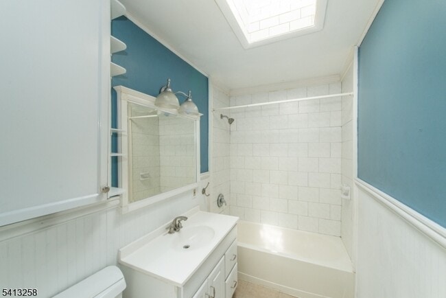 Building Photo - 37 Embury Pl