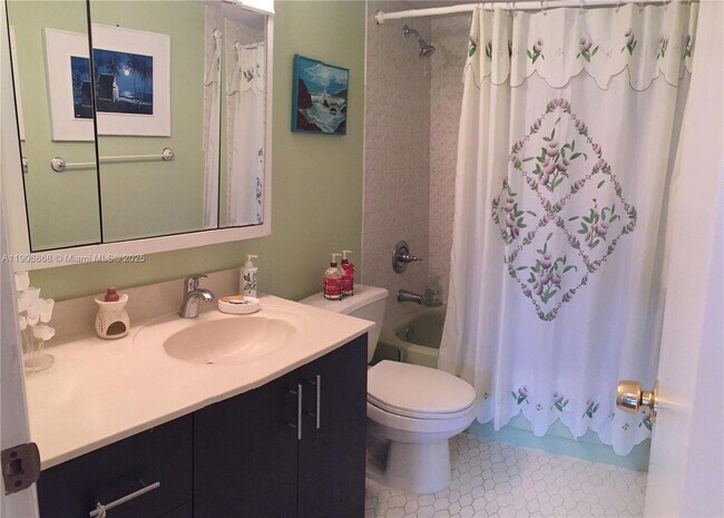 Building Photo - 1470 NE 125th Terrace