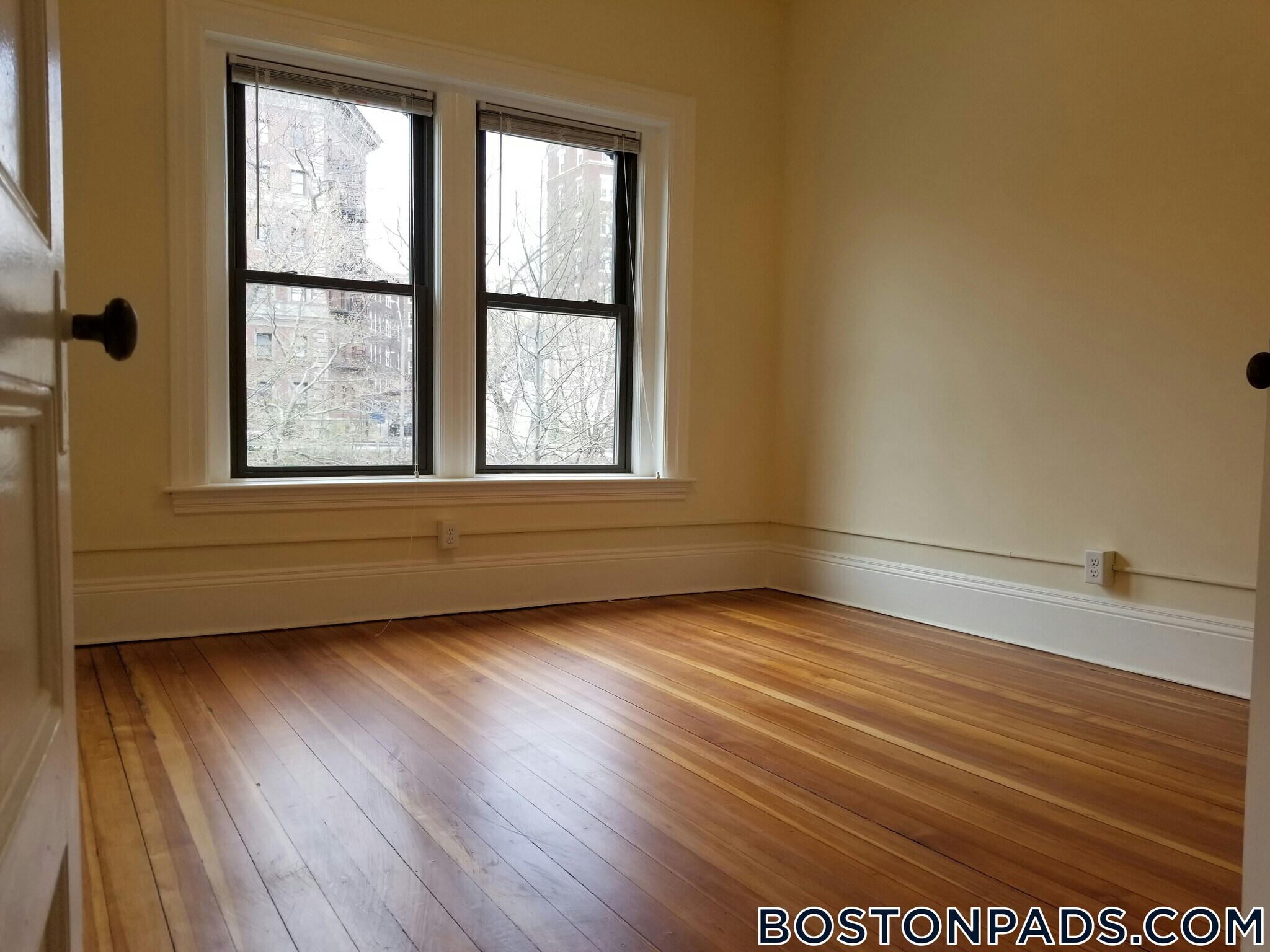 Building Photo - 1463 Beacon St