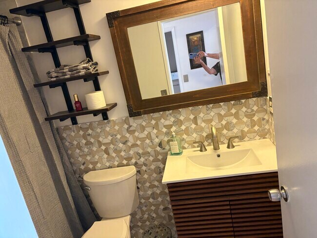 Building Photo - 3700 Galt Ocean Dr