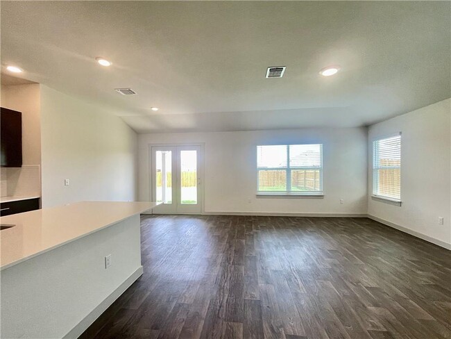 Building Photo - 110 Krause Spgs Dr