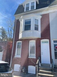 Building Photo - 736 S Pershing Ave