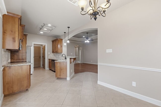 Building Photo - Spacious 3 Bed, 2 Bath House in Edelweiss Gartens Available Now!