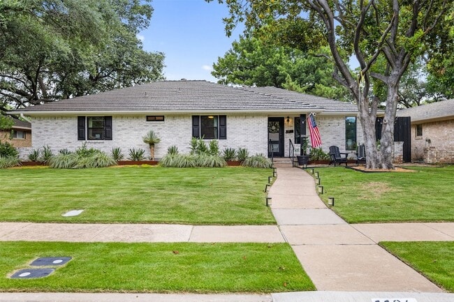 Building Photo - 1106 Pueblo Dr