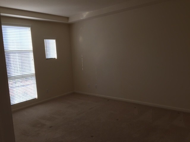 Master bedroom - 812 Titanium Ln