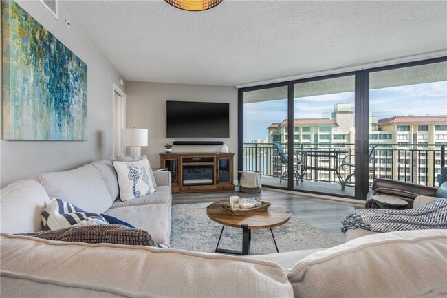 Building Photo - 690 Island Way