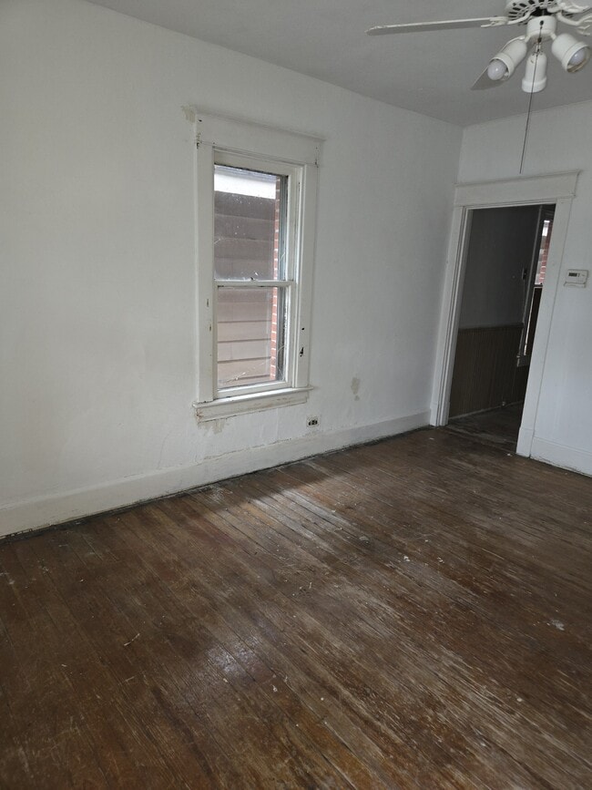 Building Photo - 1812 Central Ave