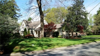 Building Photo - 4840 Kendall Ct NE