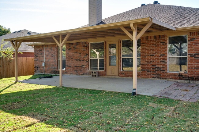 Building Photo - "Beautiful Single-Story Featuring an Office, Open-Concept Design, Dual Living Areas and a Large O...