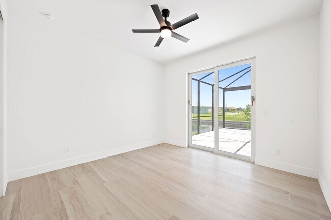 Building Photo - 1523 NW 34th Ave