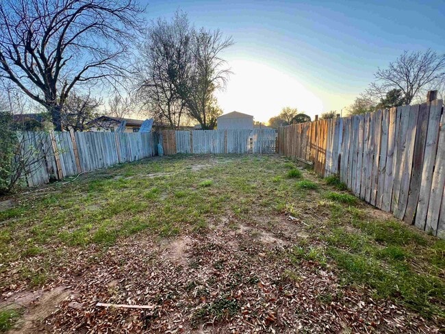 Building Photo - 202 Lobo Loop