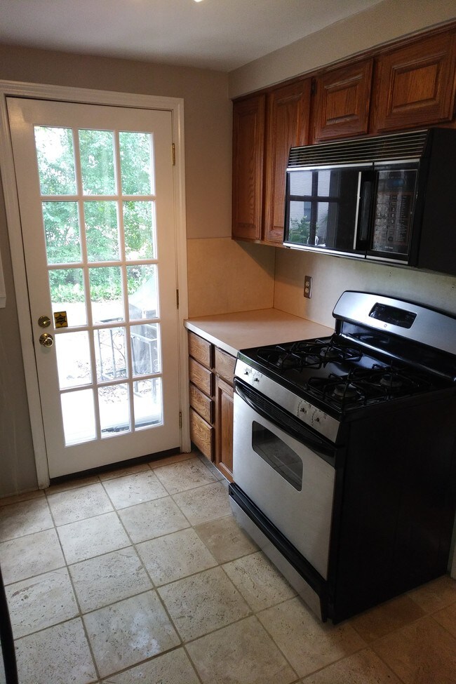 Kitchen - 712 Graefield Ct