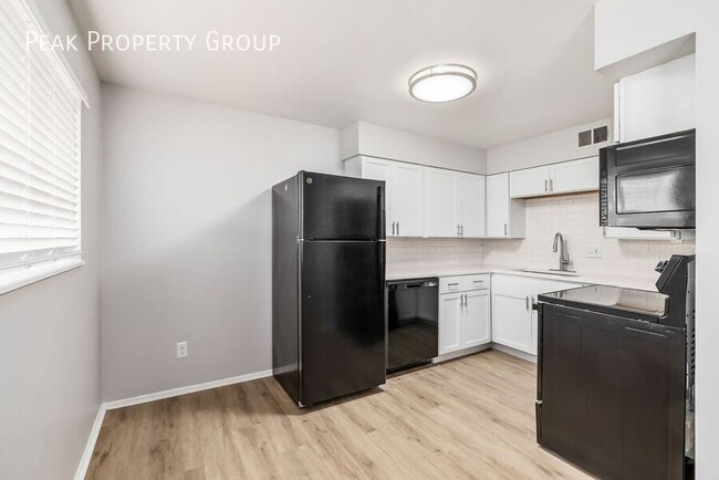 Building Photo - Available Now! 2 Bedroom Apartments Locate...