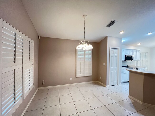 Building Photo - Modern 3-Bedroom, 2-Bathroom Home in Ocala! WASHER & DRYER INCLUDED!