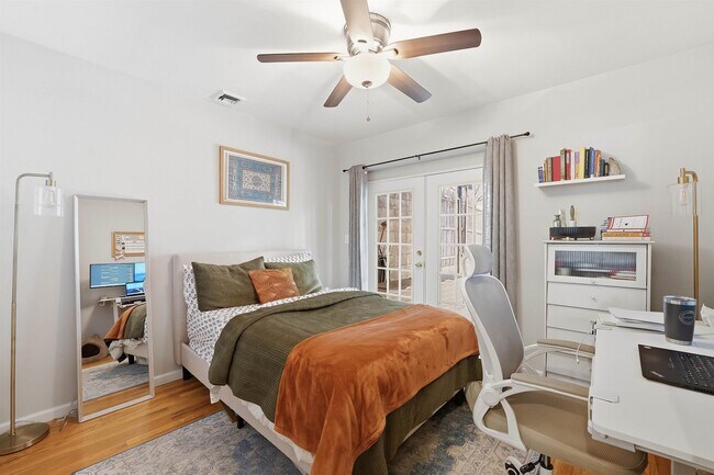 Building Photo - 62 Monroe St