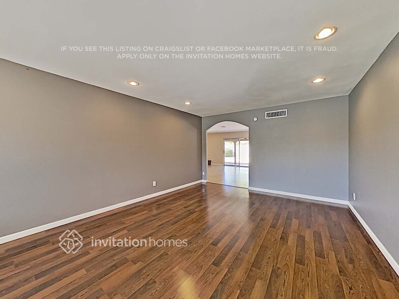 Building Photo - 6730 E Sweetwater Ave