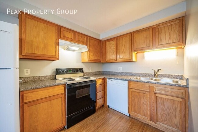 Building Photo - 509 Elsmere St