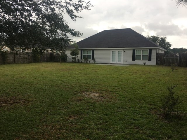 Building Photo - 147 Arbor Village Dr