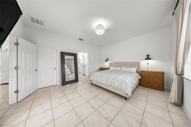 Building Photo - 7664 SW 63rd Ln Rd