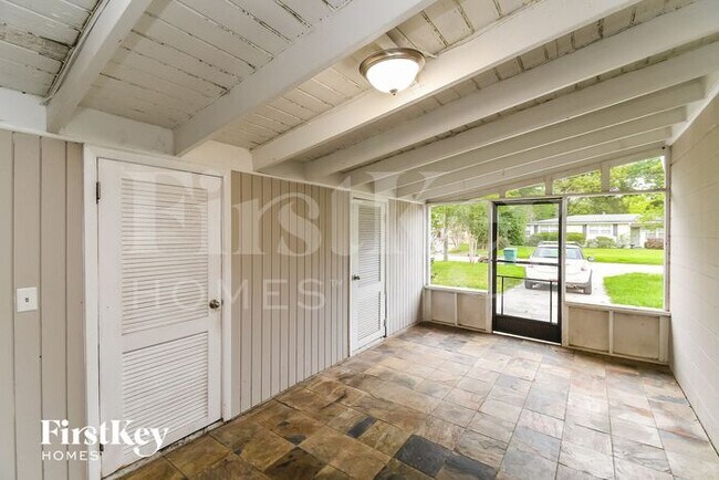 Building Photo - 7940 Fresca St
