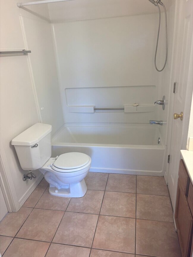 Building Photo - 567 Florosa Ct