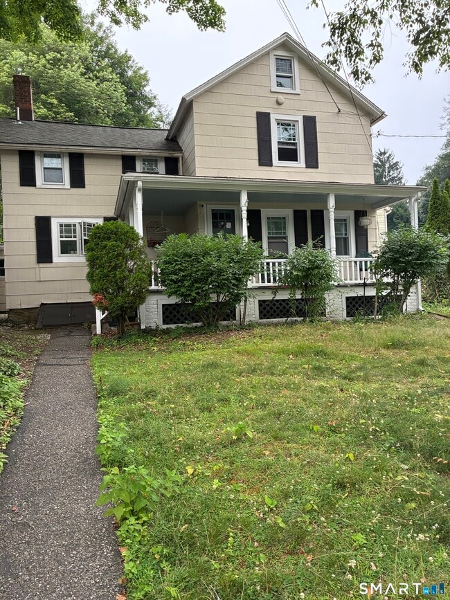 Building Photo - 176 Forest St