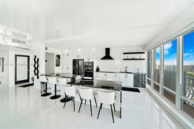 Building Photo - 4020 Galt Ocean Dr