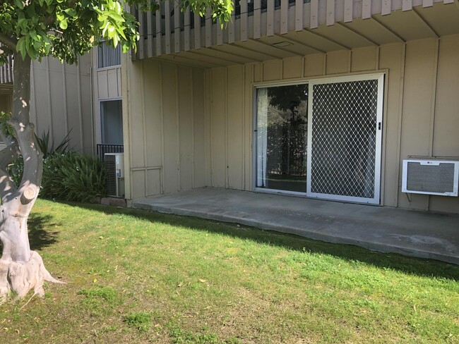 Building Photo - 77805 California Dr