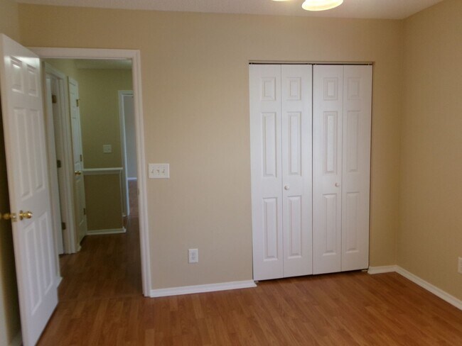 Building Photo - 3 bedroom, 2.5 bath home located in Bellegrove Preserve