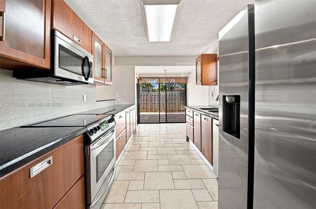 Building Photo - 6820 SW 128th Ct